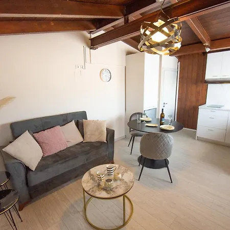 Venetian Apartments, 650m From Corfu Port *