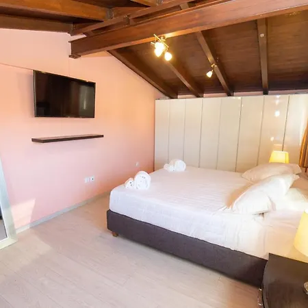 Venetian Apartments, 650m From Corfu Port Apartment